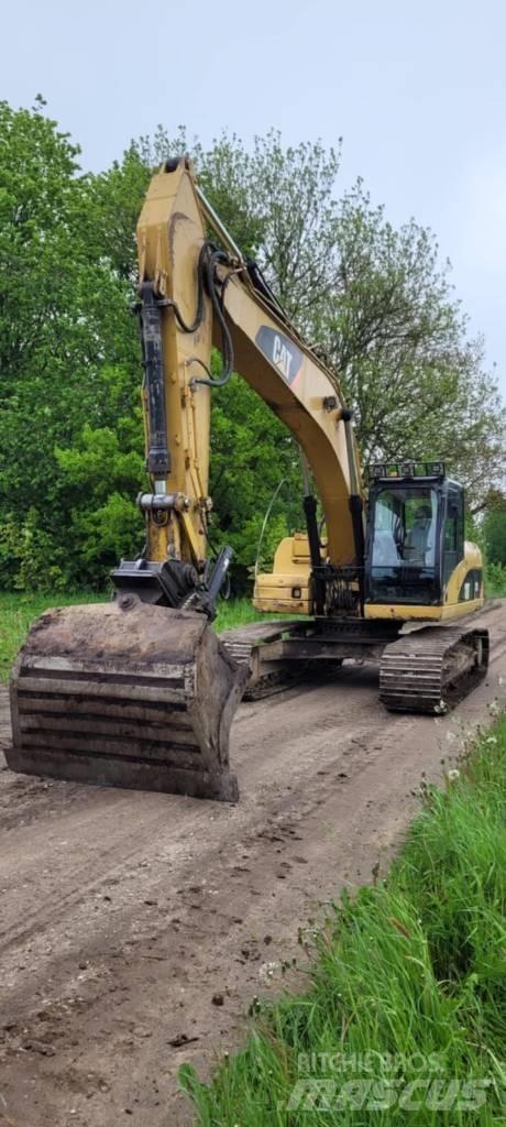 CAT 320 Paletli ekskavatörler
