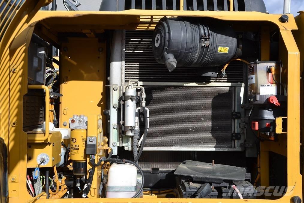 CAT 319 D L Paletli ekskavatörler