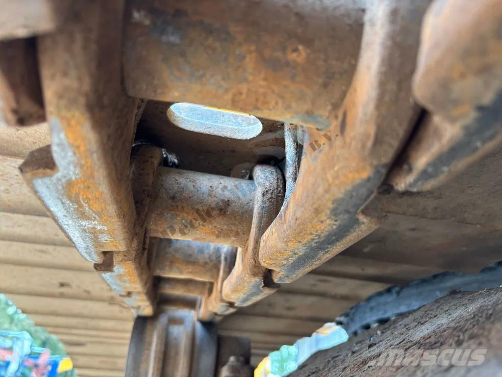 JCB 260 LC Paletli ekskavatörler