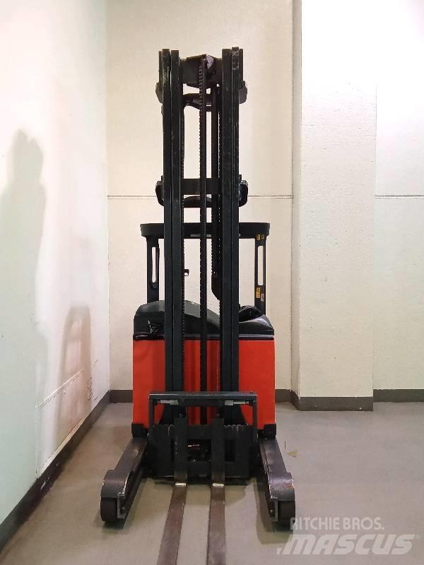 Linde R 16 Reach truck - depo içi istif araçları