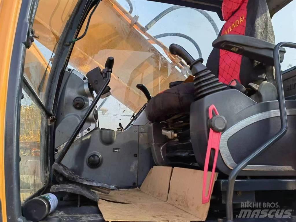 Hyundai 30 L-9 A Paletli ekskavatörler