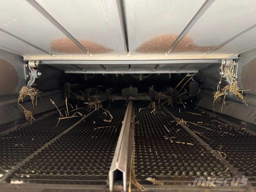 CLAAS Medion 340 Biçerdöverler