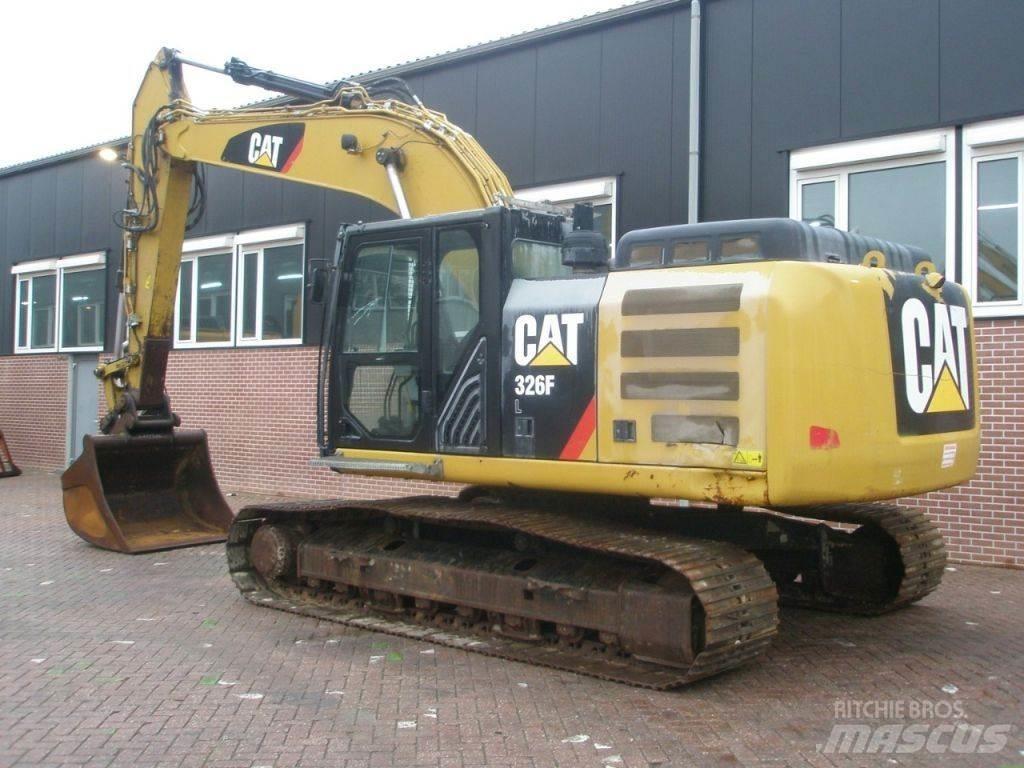CAT 326FL Paletli ekskavatörler