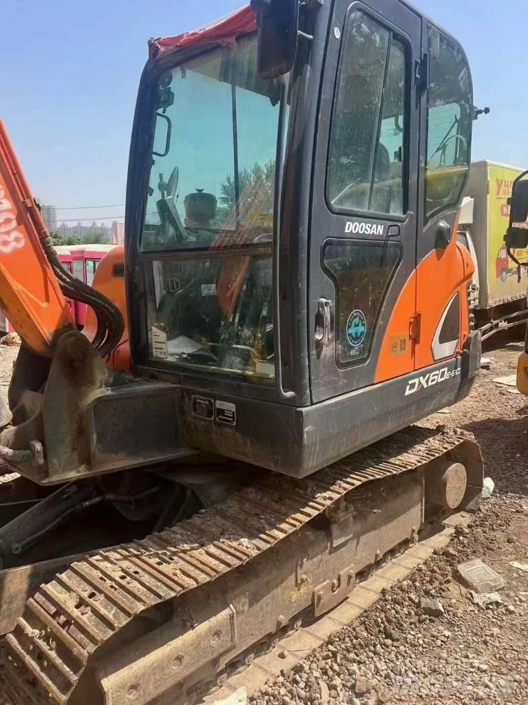 Doosan DX 60 Mini ekskavatörler, 7 tona dek