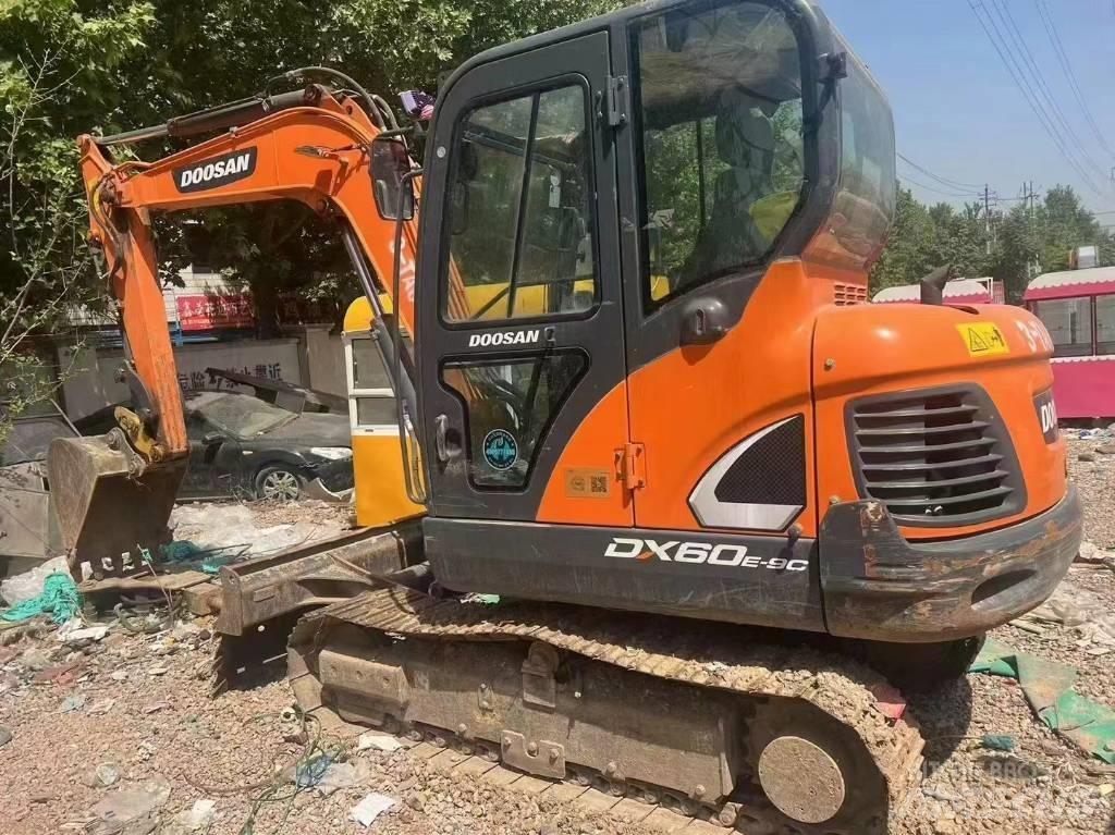 Doosan DX 60 Mini ekskavatörler, 7 tona dek