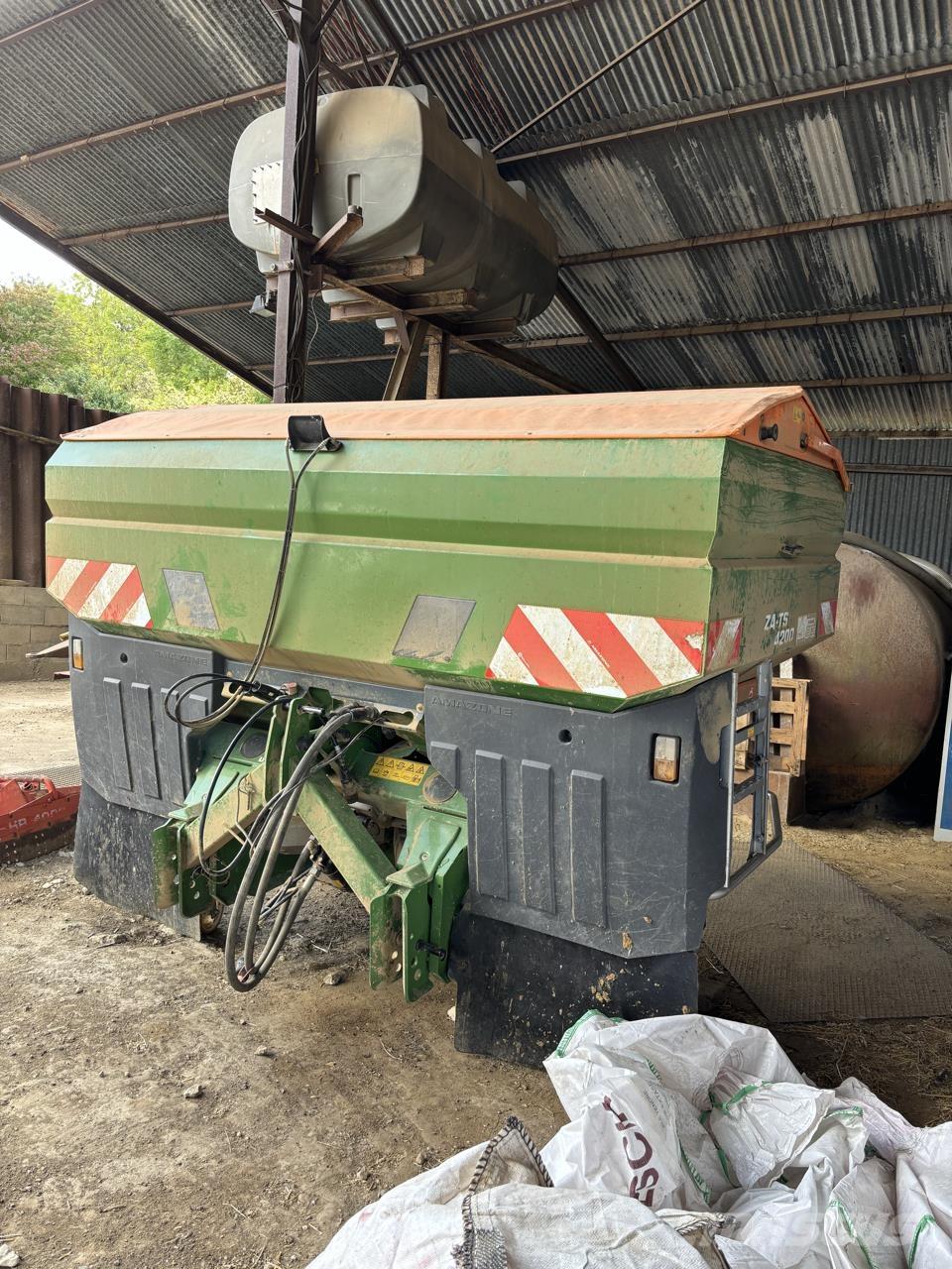 Amazone ZA TS 4200 Sıvı gübre serpme makineleri