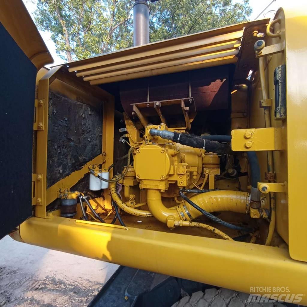 Komatsu PC150W-6 Lastik tekerli ekskavatörler