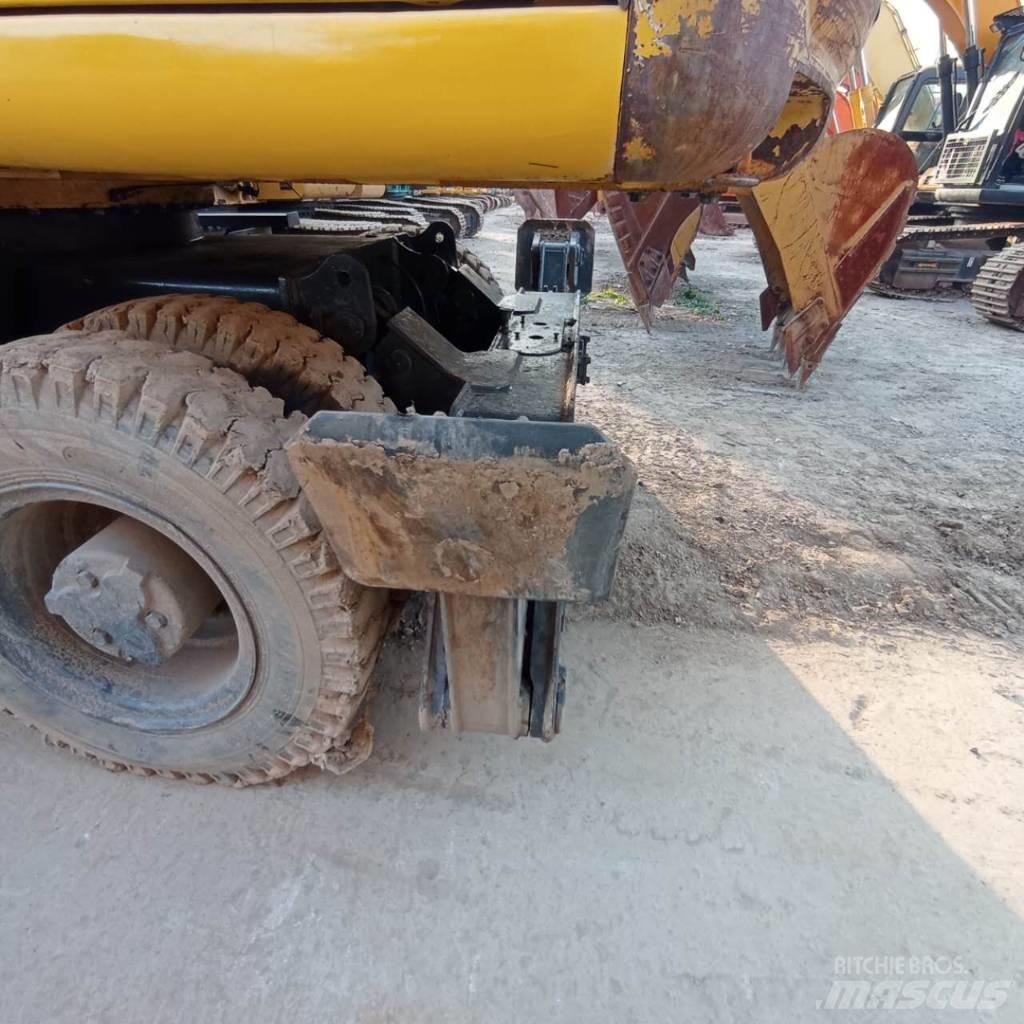 Komatsu PC150W-6 Lastik tekerli ekskavatörler