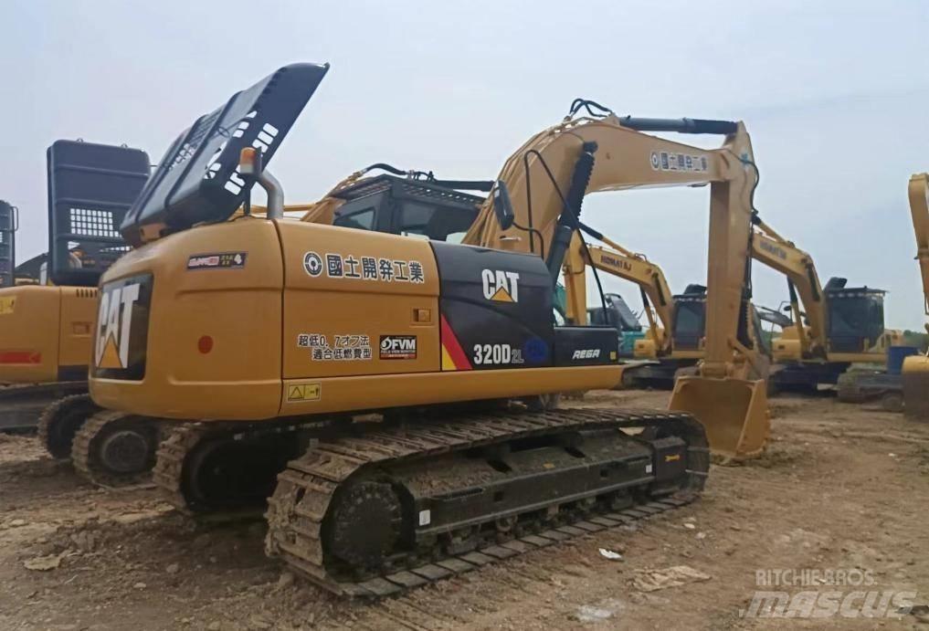 CAT 320 D2L Paletli ekskavatörler
