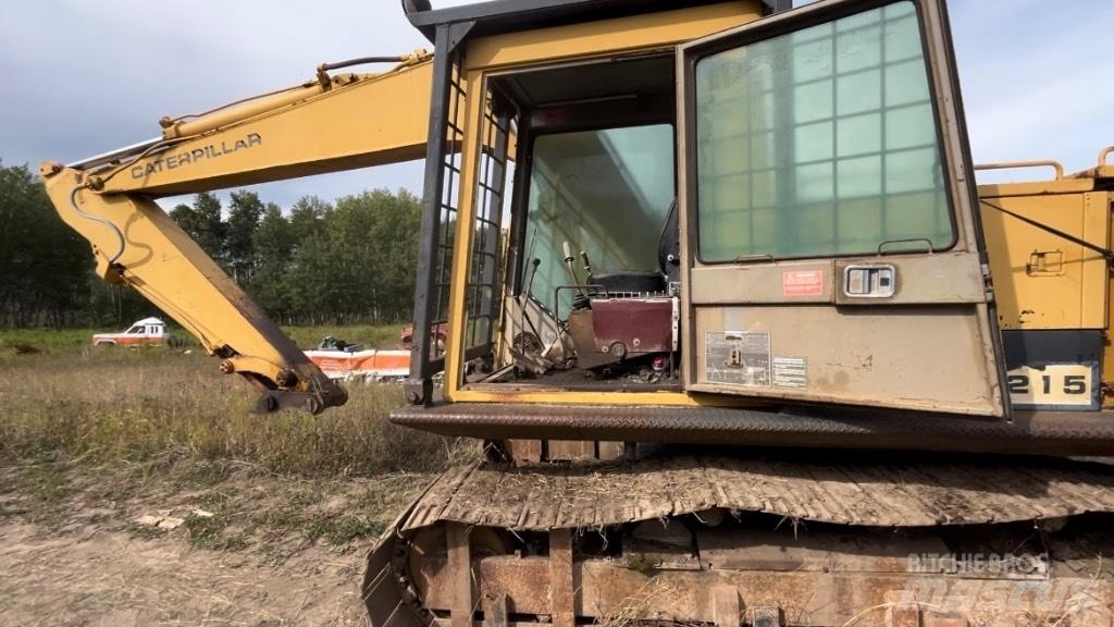 CAT 215 Paletli ekskavatörler