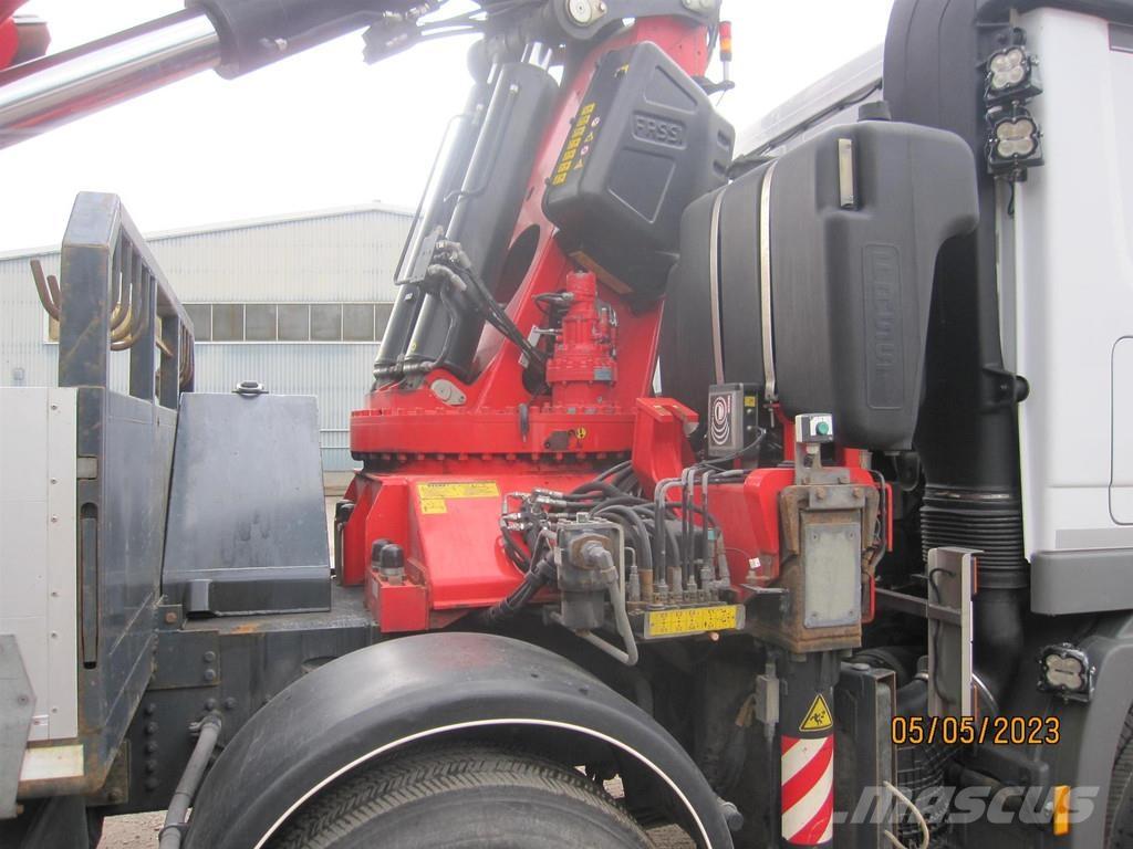 Sisu Polar Araç üzeri vinçler