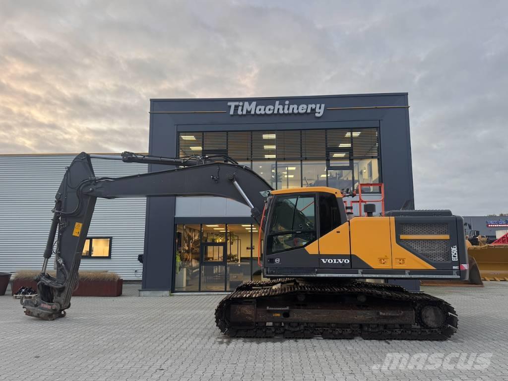Volvo EC 250 EL Paletli ekskavatörler