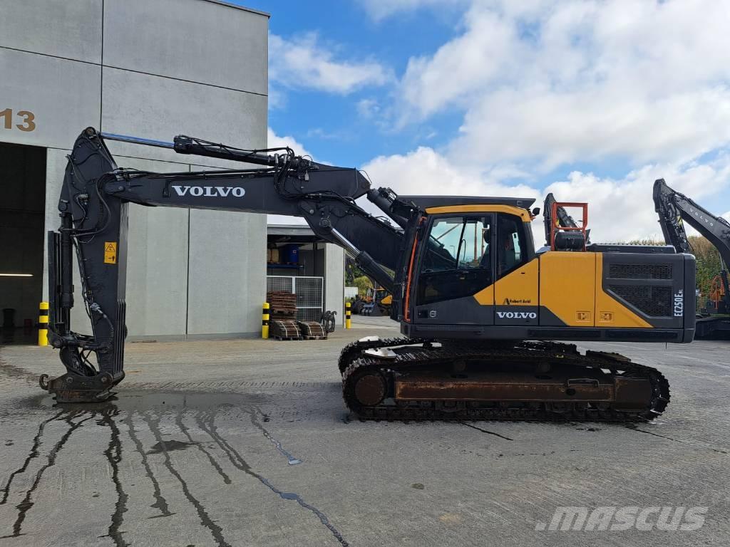 Volvo EC 250 ENL Paletli ekskavatörler