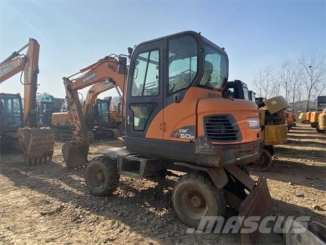 Doosan DX60W Lastik tekerli ekskavatörler