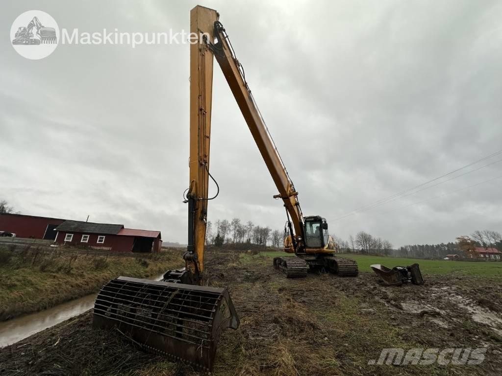 JCB JS 220 LC Paletli ekskavatörler