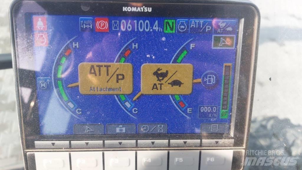 Komatsu PW 148-10 Lastik tekerli ekskavatörler