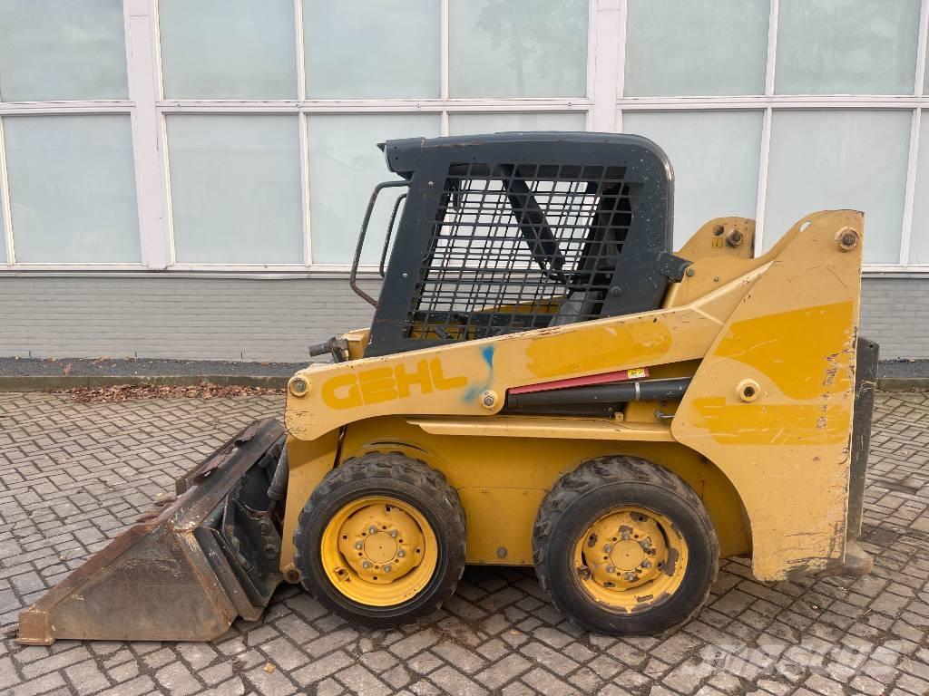 Gehl 3840 E     2015 Skid steer loderler
