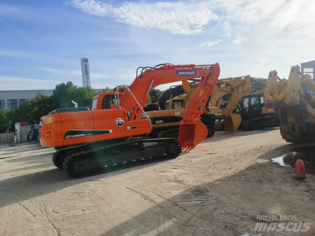 Doosan DX 225 Paletli ekskavatörler