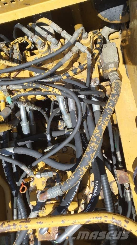 CAT 325 LN Paletli ekskavatörler