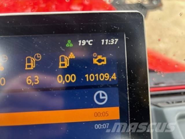 Komatsu 895 Tomruk yükleyici traktörler