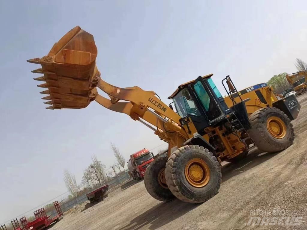 SEM 660D Tekerlekli yükleyiciler