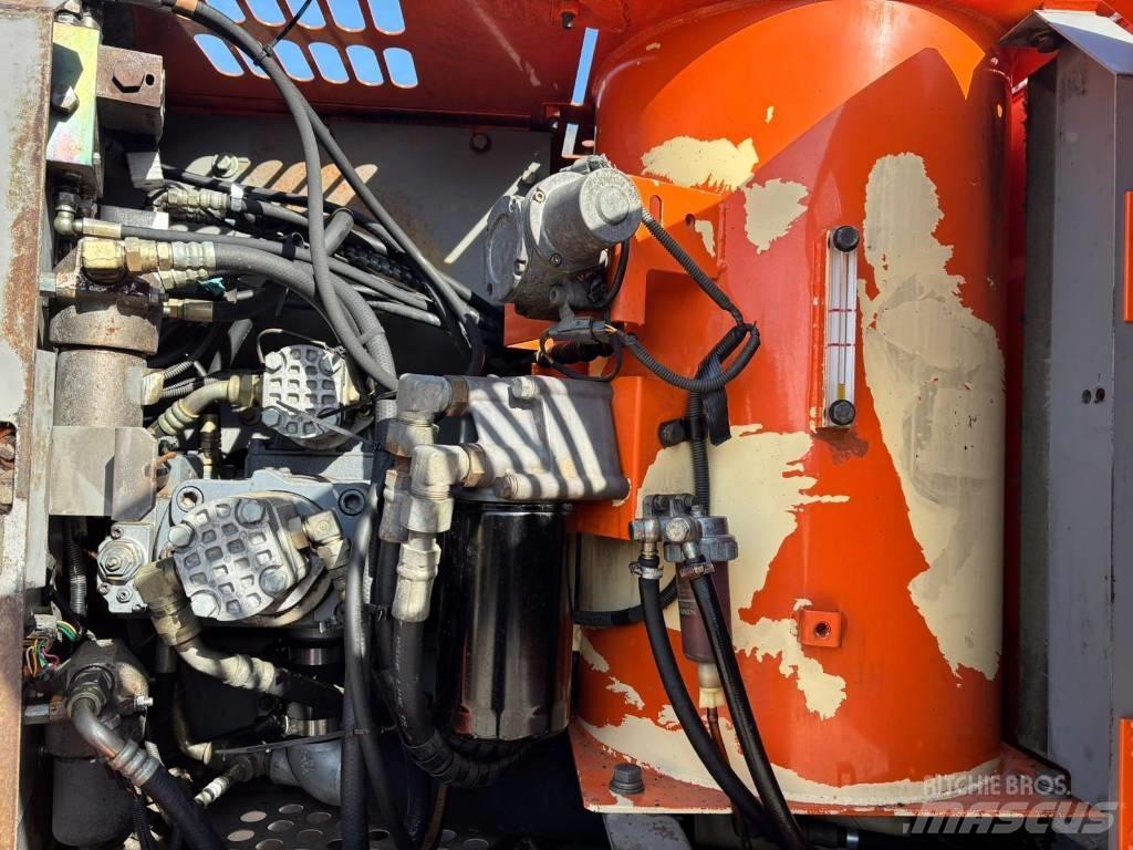 Hitachi ZX 130 W Lastik tekerli ekskavatörler
