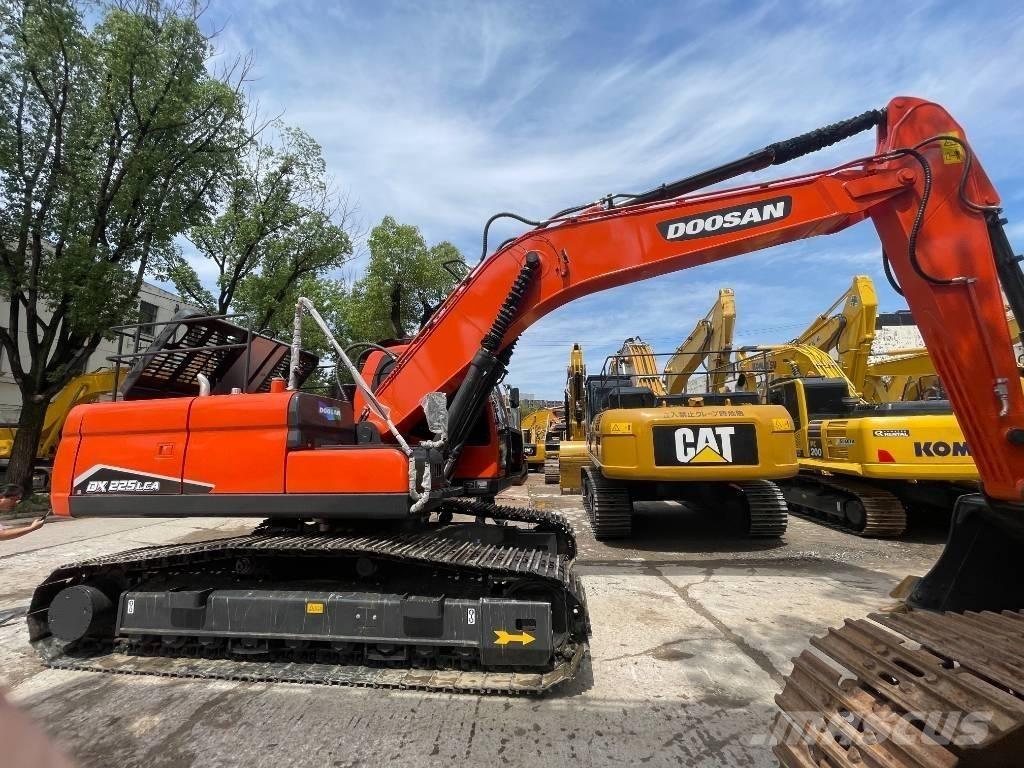 Doosan DX 225 Midi ekskavatörler 7 - 12 t