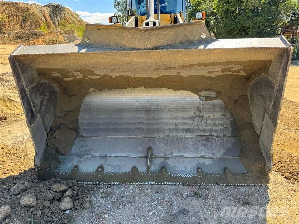 Volvo L 90 F Tekerlekli yükleyiciler
