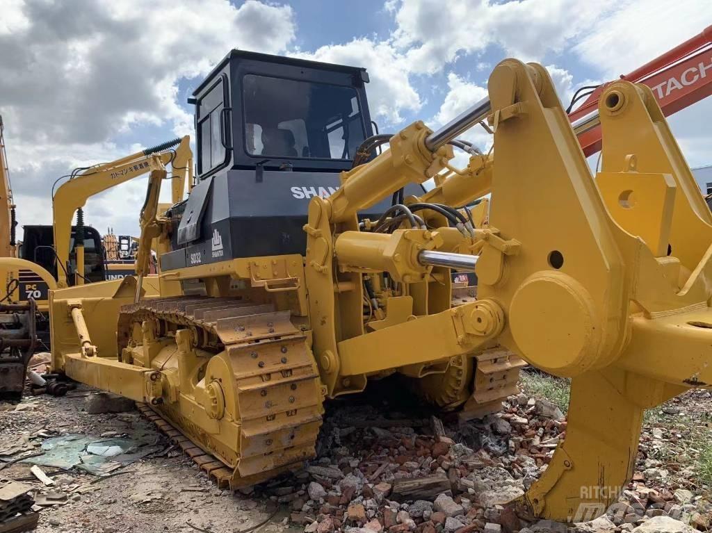 Shantui SD 32 Paletli dozerler