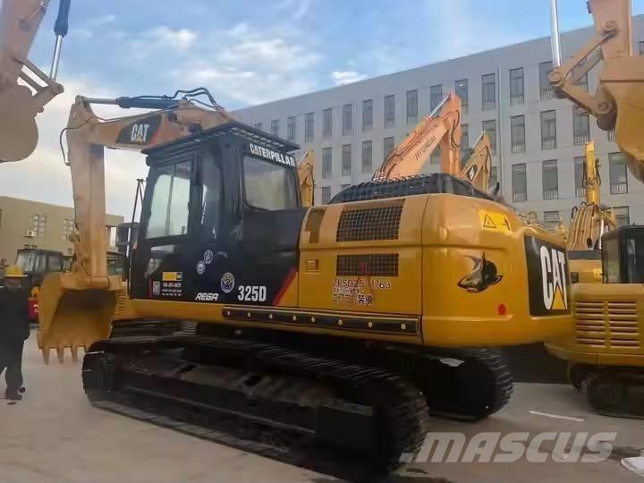 CAT 325 D Paletli ekskavatörler