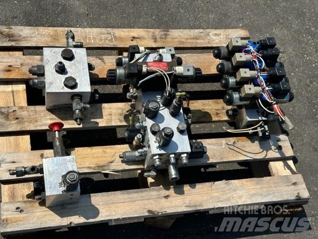 SkyJack SJ 8831 Makasli platformlar