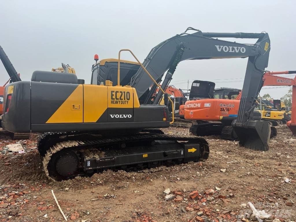 Volvo EC 210 B LC Paletli ekskavatörler