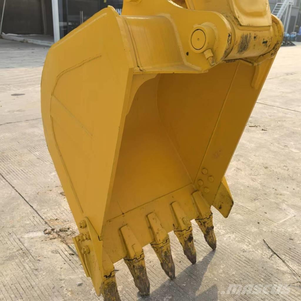 Komatsu PC 130-7 Paletli ekskavatörler