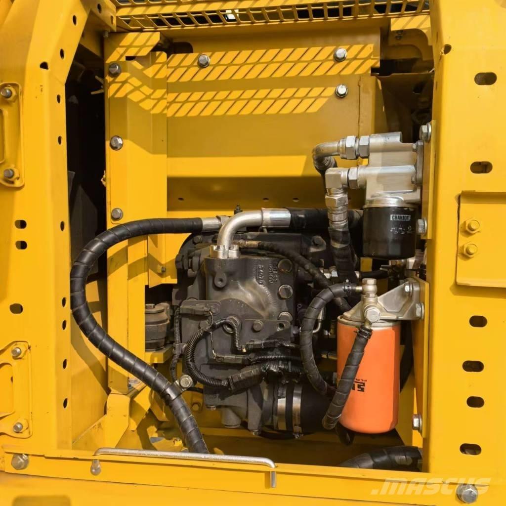 Komatsu PC 130-7 Paletli ekskavatörler