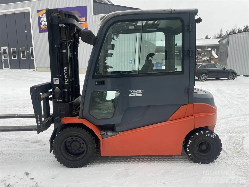 Toyota 8FBMT Elektrikli forkliftler