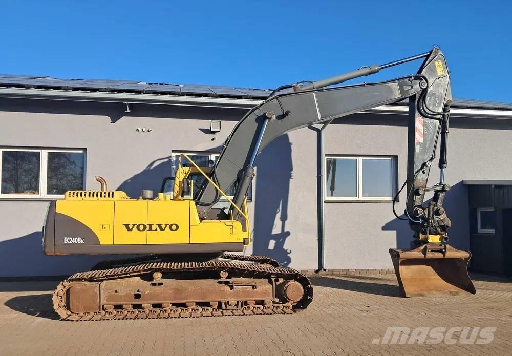 Volvo EC 240 B LC Paletli ekskavatörler