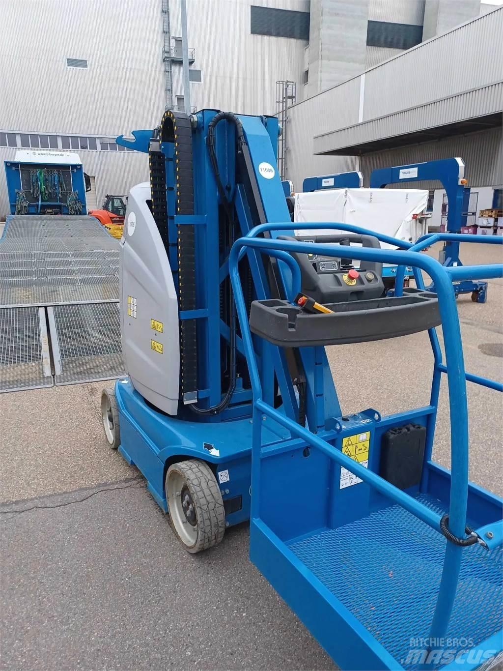 JLG Toucan 10E-L Körüklü personel platformları