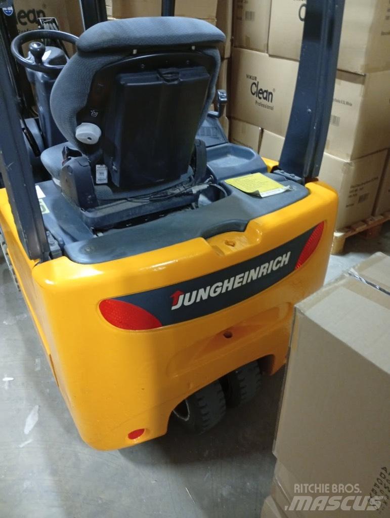 Jungheinrich EFG213 Elektrikli forkliftler