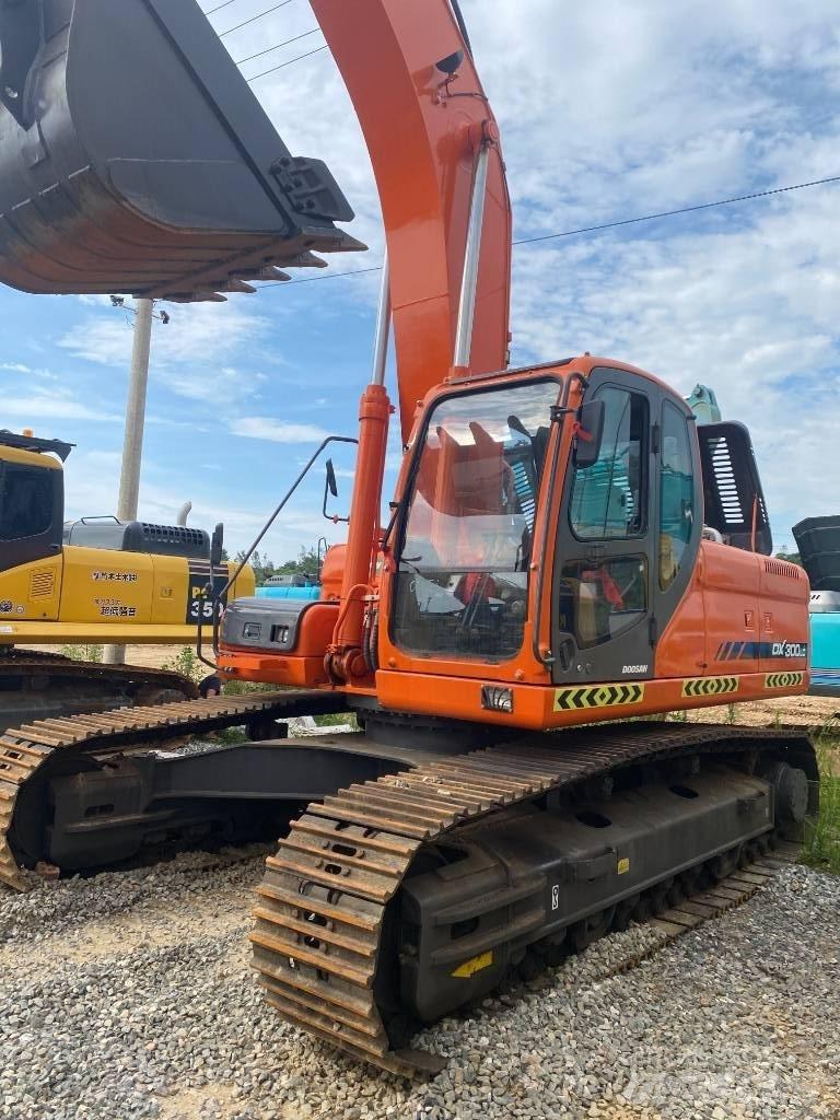 Doosan DX 300 LC Paletli ekskavatörler