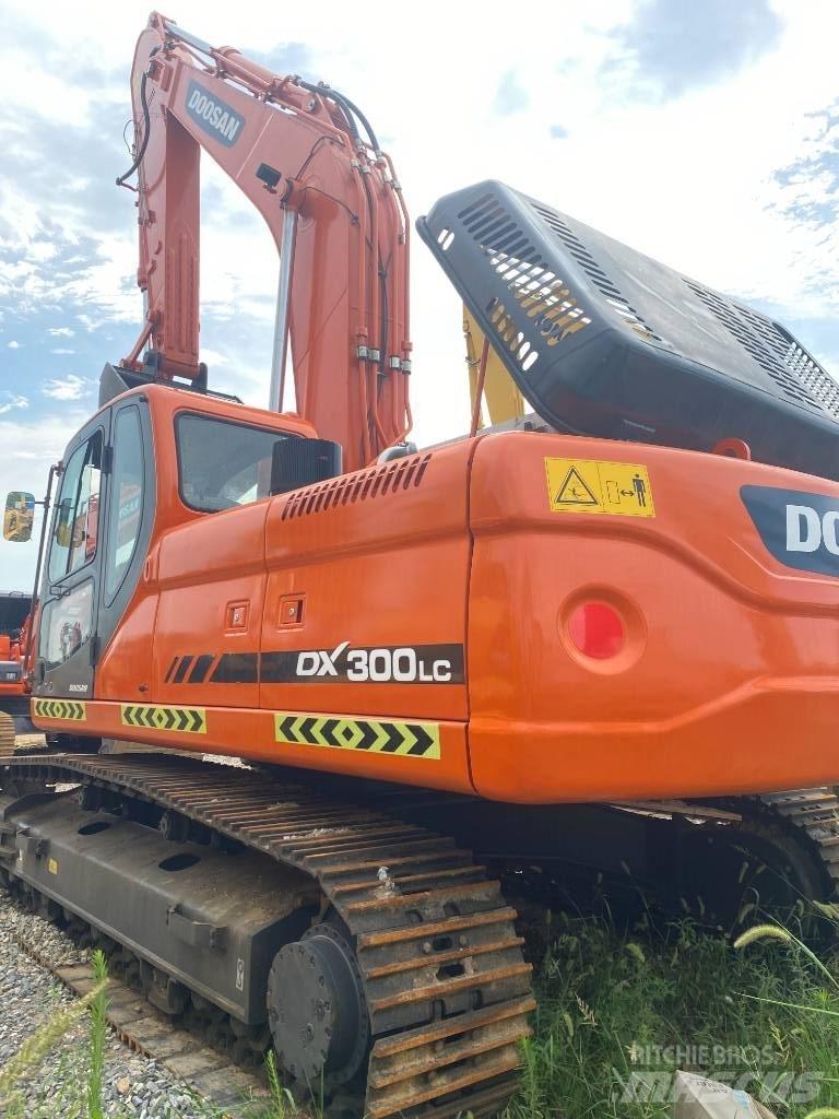 Doosan DX 300 LC Paletli ekskavatörler