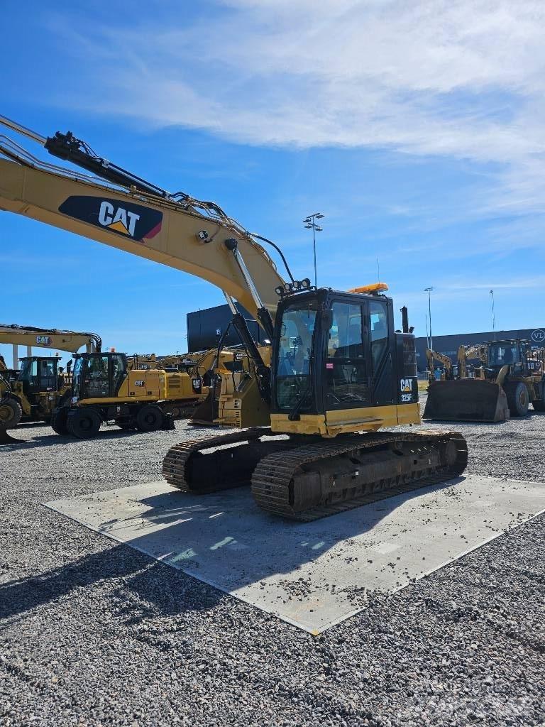 CAT 325 F Paletli ekskavatörler