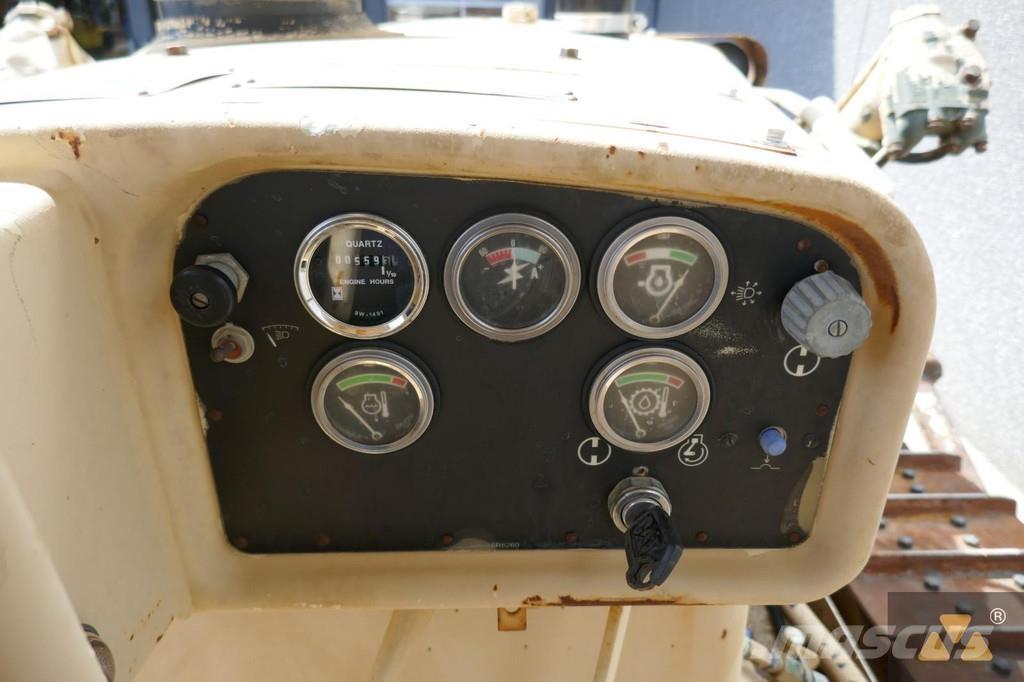 CAT D7G Ex-army Paletli dozerler