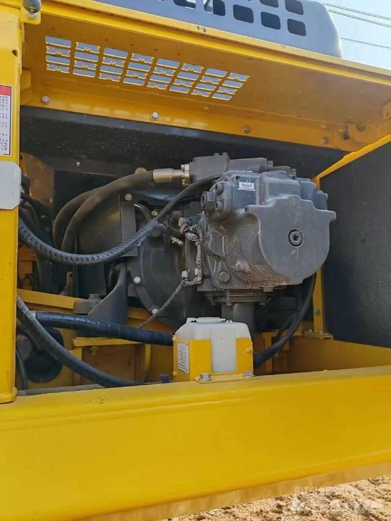 Komatsu 450-8 Paletli ekskavatörler