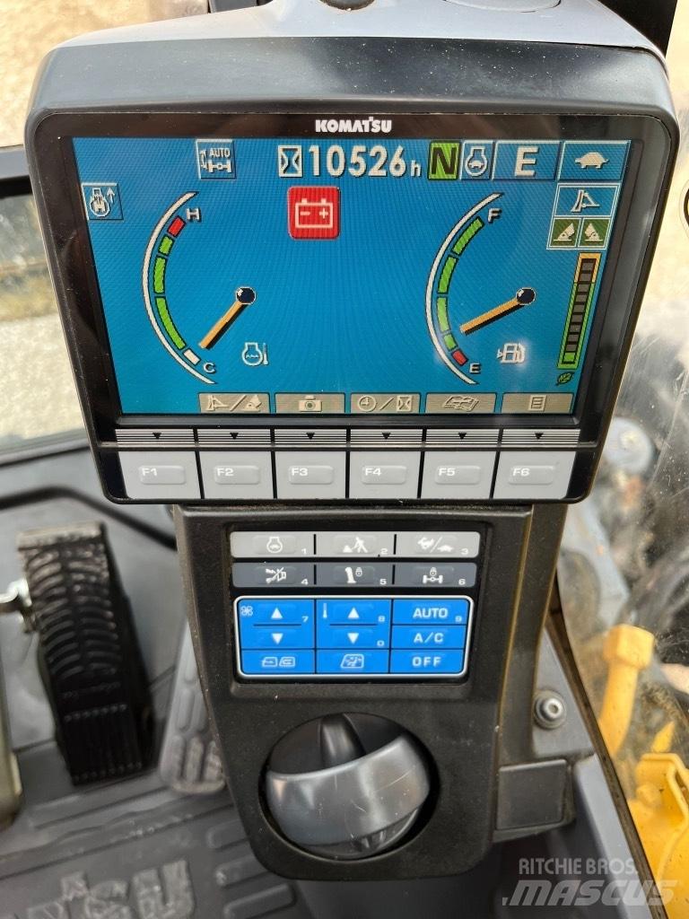 Komatsu PW148-8 Lastik tekerli ekskavatörler