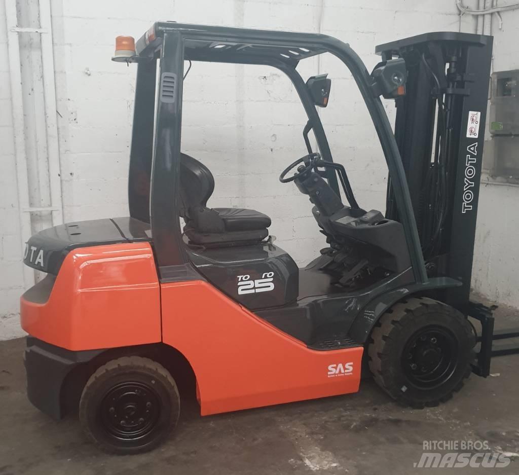 Toyota 52-8 FD 25 Dizel forkliftler