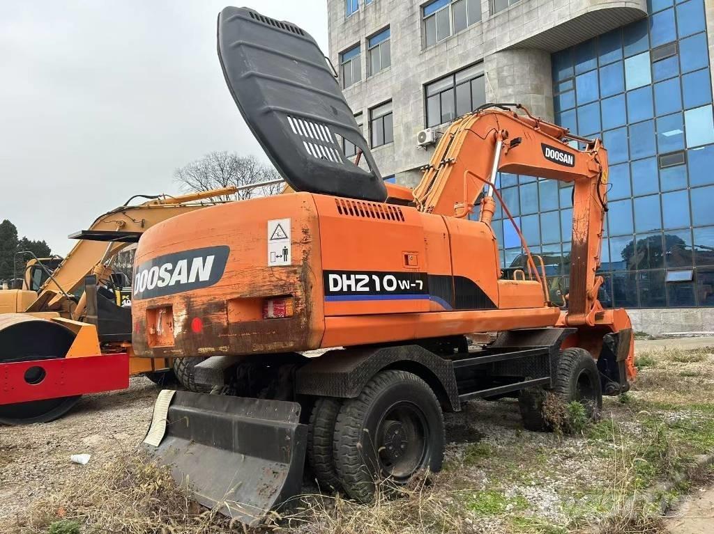 Doosan DH 210 W-7 Lastik tekerli ekskavatörler