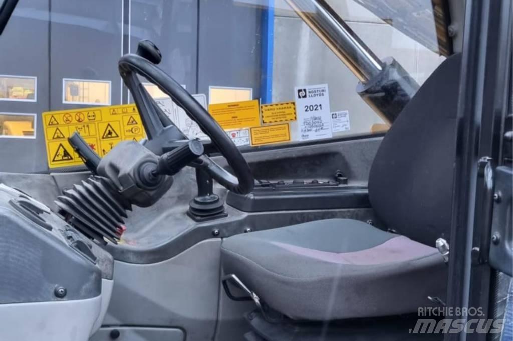 CAT TH 414 Teleskopik yükleyiciler
