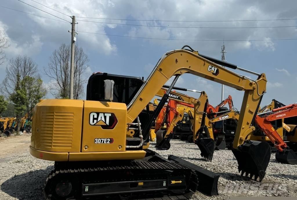 CAT 307 E2 Paletli ekskavatörler