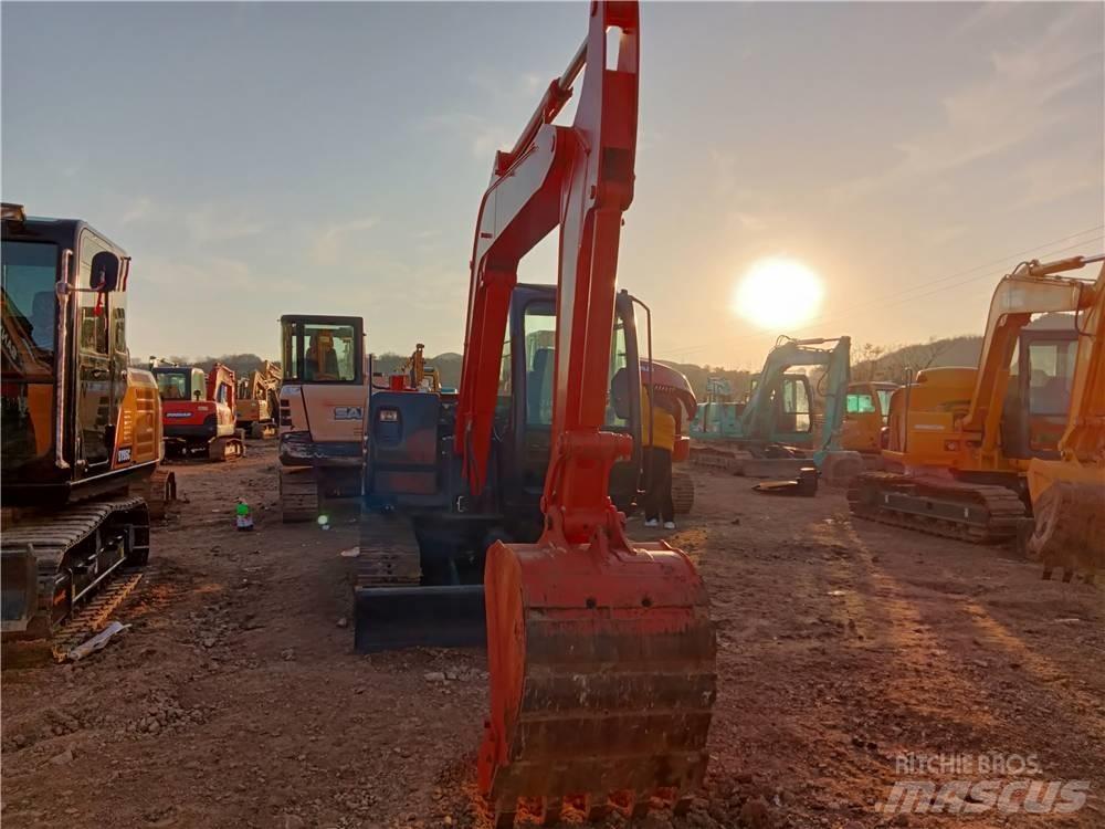 Hitachi ZX 60 Mini ekskavatörler, 7 tona dek
