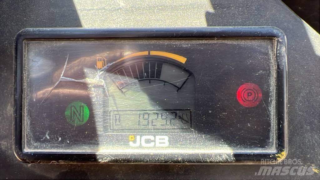 JCB 9TFT Belden kirma kamyonlar